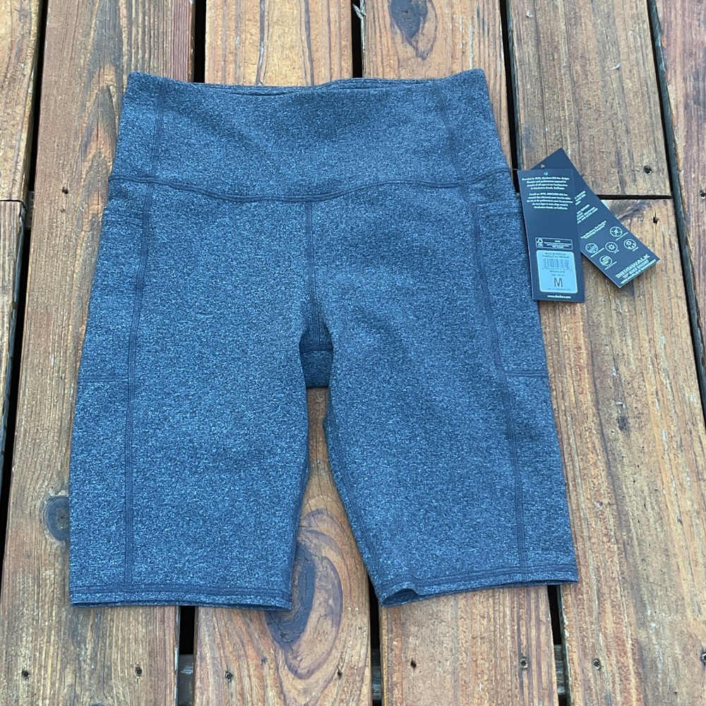 NWT Skechers Women’s High Rise 10” Go Walk Bike Short In Grey Size Medium